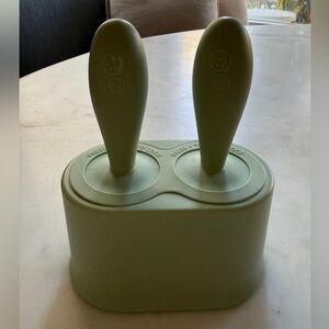 EZPZ Tiny Pops - Silicone Popsicle Mold for Infants